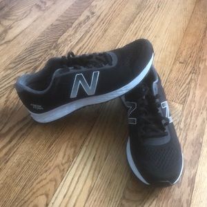 New Balance tennis shoes